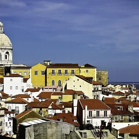 Loving Alfama Lisboa